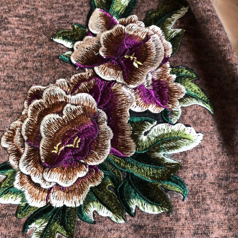 Avenue sweater sized 18-20